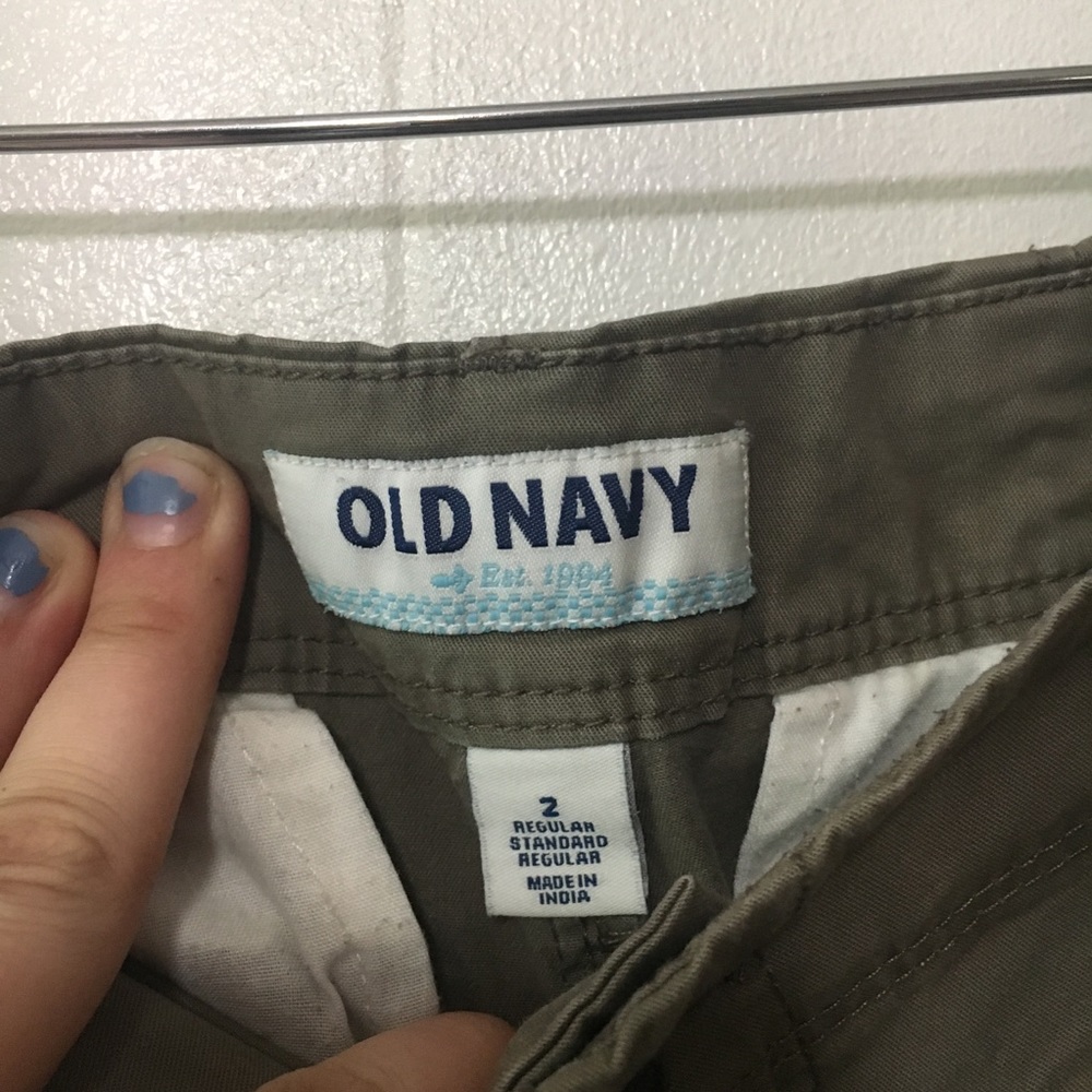 • DONATED // old navy olive green safari shorts • - Picture 2 of 4